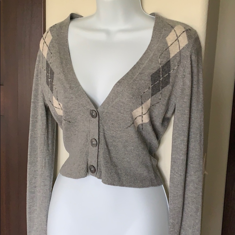 Abercrombie Crop V-neck sweater